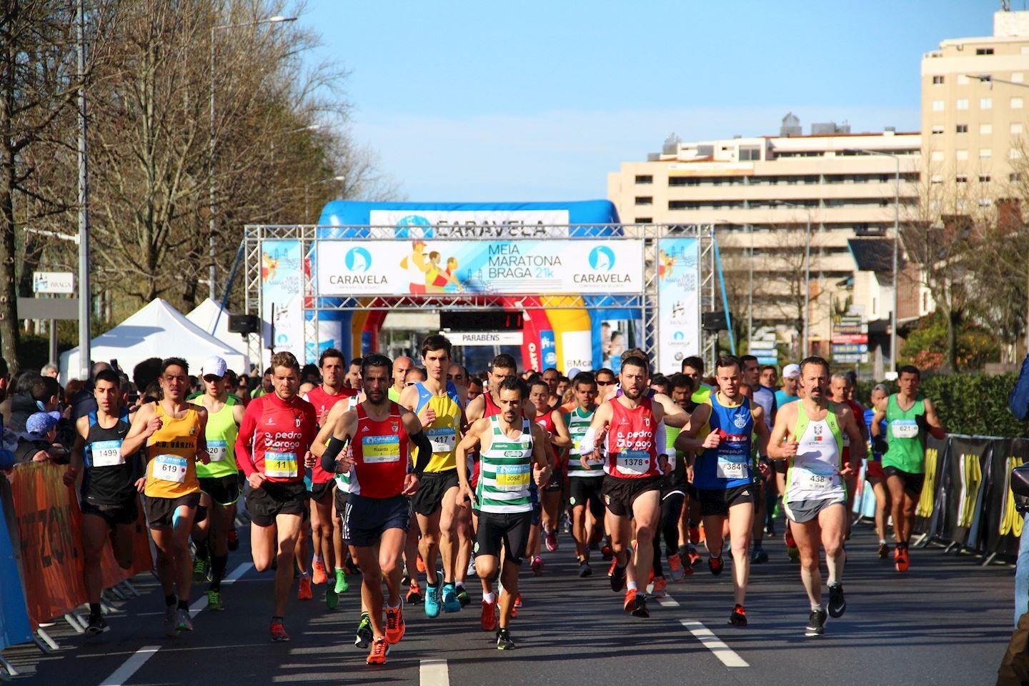 Large group of runners at the Braga Half Marathon