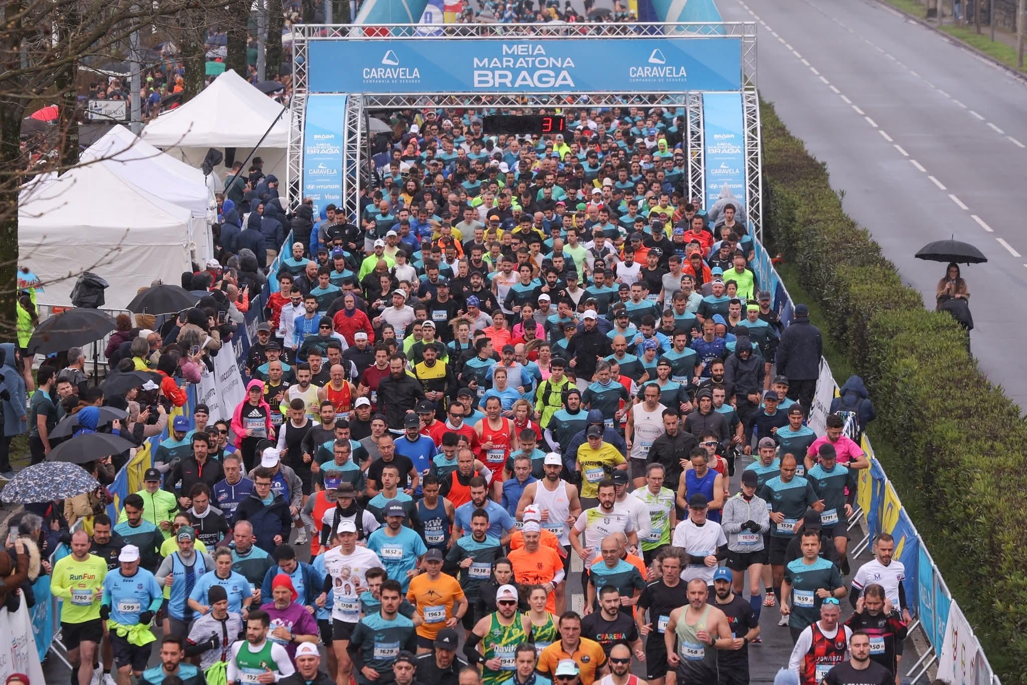 Braga Half Marathon runners on the course
